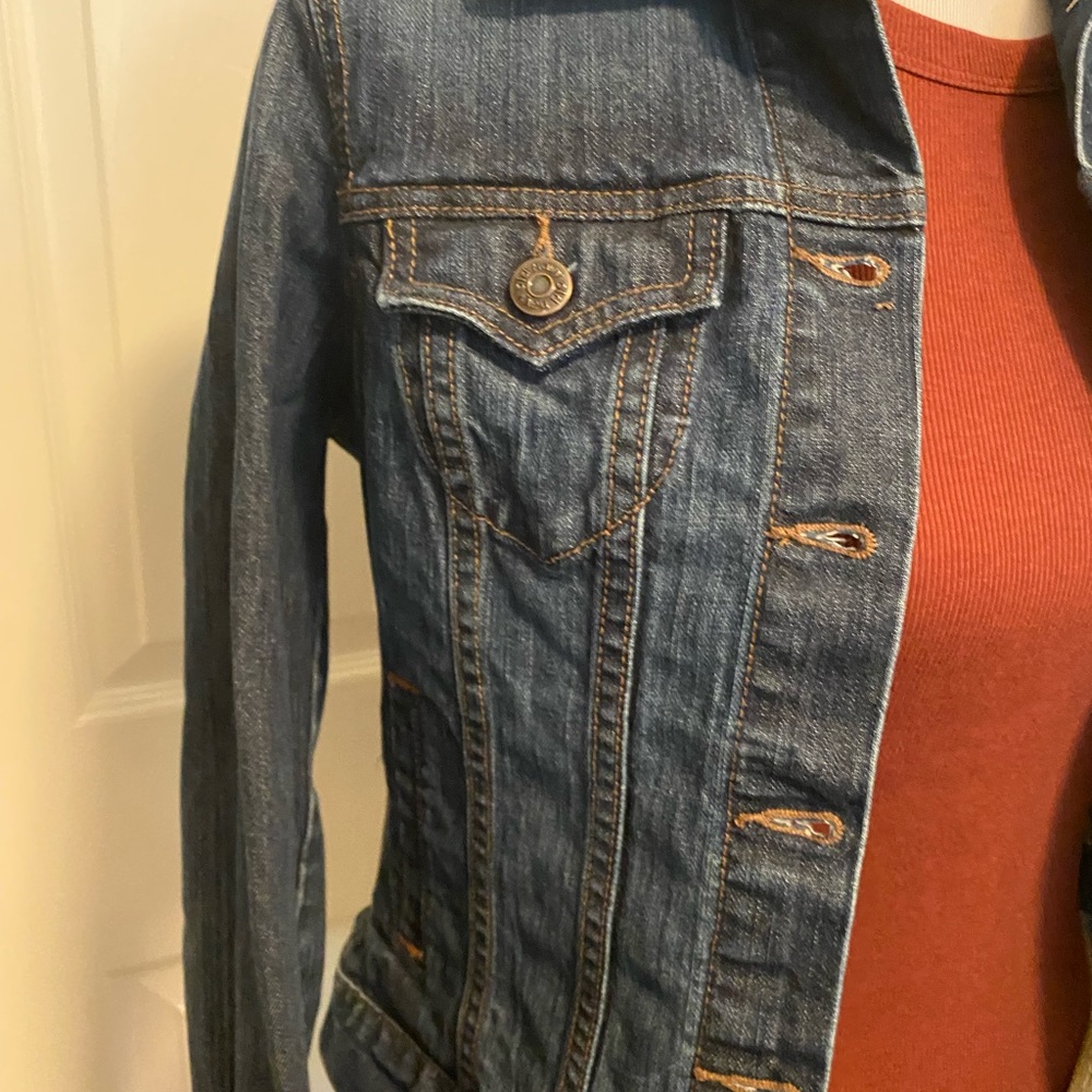 Old Navy Petite Small Denim Jacket - Picture 3 of 5